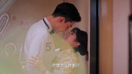 小车侧翻河中四人被困,危急时刻,民警和“白衣侠”一起跳下冰河!
