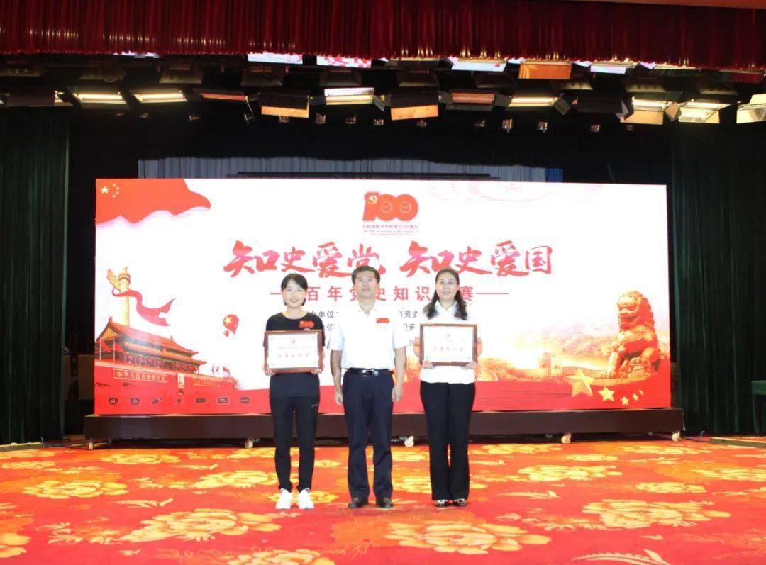 妈妈老花眼，看东西越来越看不清，视力下降了怎么办？